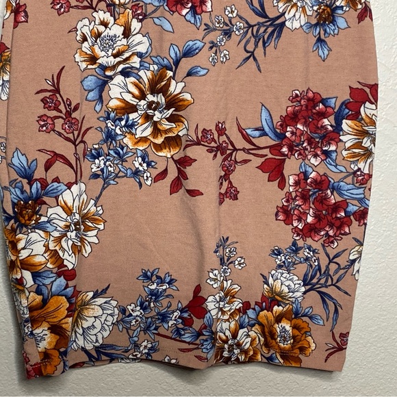 Ladies Petite L floral mini dress. - Picture 5 of 6